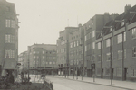 Haroekoestraat richting Insulindeweg (uitsnede uit een foto)
              <br/>
              P. Brandsma - Beeldbank Stadsarchief, ca 1928